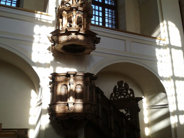 Skolingi Dievui