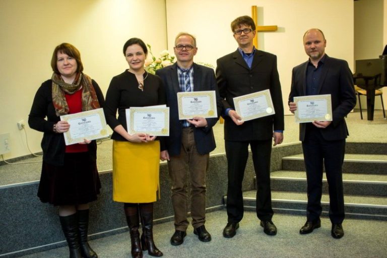 Evangelinio Biblijos instituto diplomų įteikimo šventė