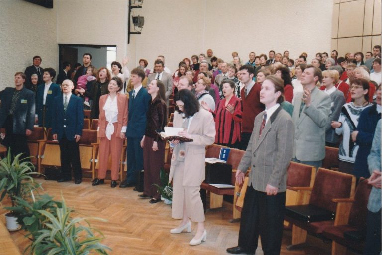 Vieningai įsišakniję Kristuje, arba Evangelijos žinios sklaida, ekumenizmo plėtra – 1997 / 2000 m. (IV)